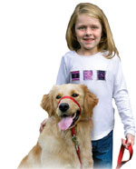 Niña con su perro con Gentle Leader
